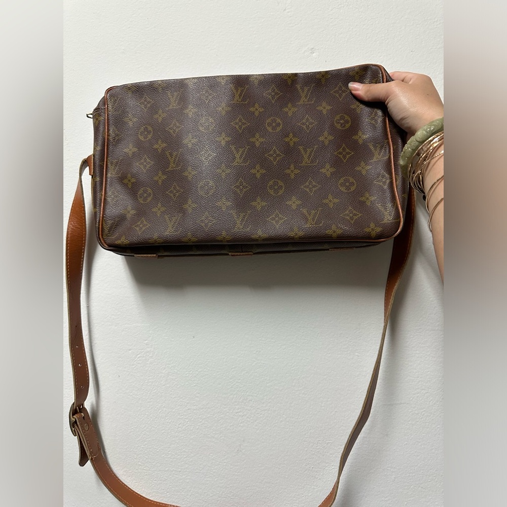 Louis Vuitton Messenger Bag